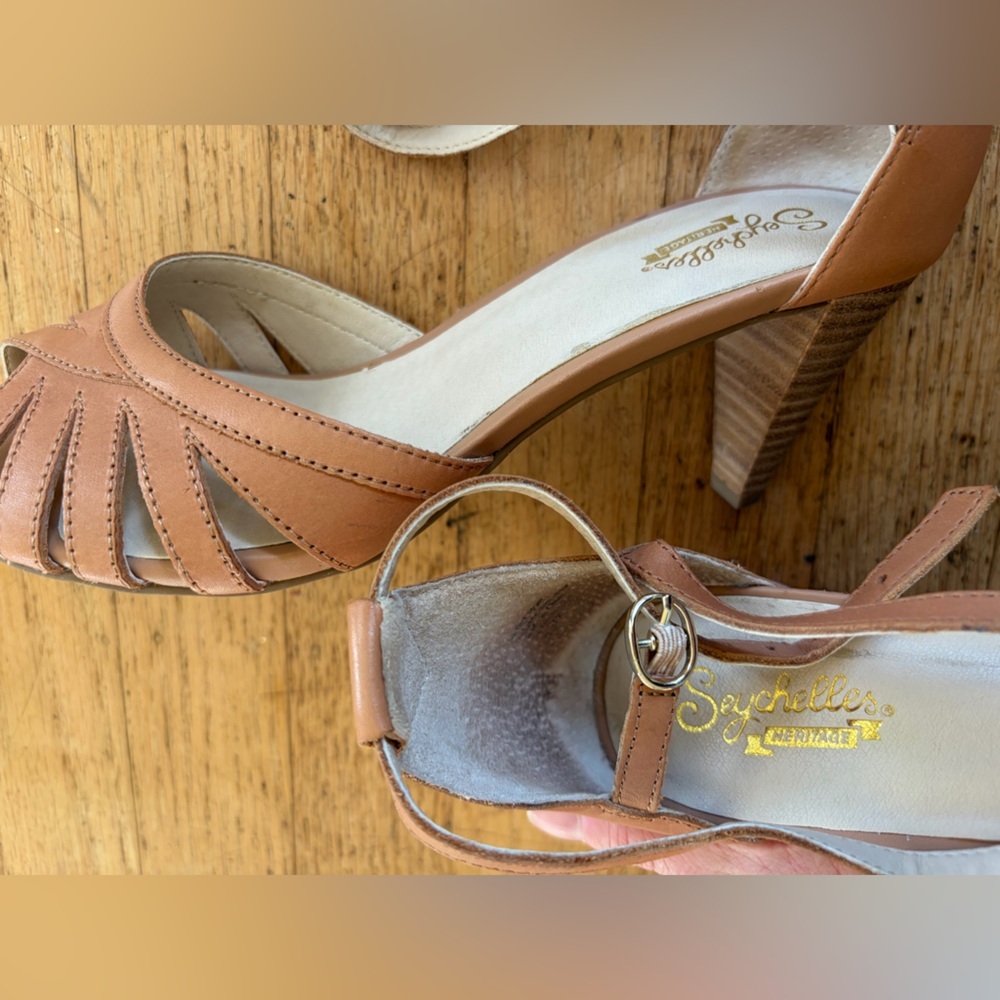 Seychelles Heritage peep toe stacked wood heal sandals - Picture 10 of 10